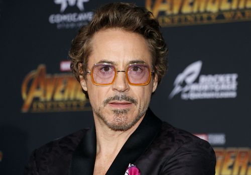 robert-downey-jr-contro-l-intelligenza-artificiale-fara-causa-a-chi-replica-la-sua-immagine-preview