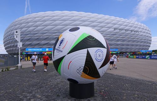 europei-di-calcio-2024-il-pallone-hi-tech-fussballliebe-preview
