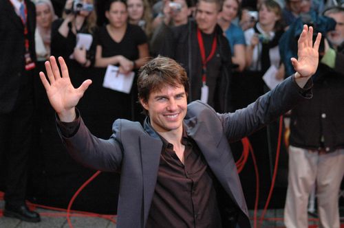 tom-cruise-recupera-la-bandiera-delle-olimpiadi-come-fosse-in-mission-impossible-preview